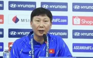 HLV Kim Sang-sik: 'Tuyển Việt Nam không được chủ quan trước Malaysia'