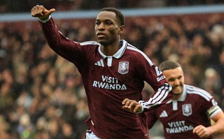 Nicolas Jackson lập cú đúp, Aston Villa đánh bại Man City