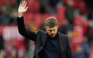 MU họp khẩn về tương lai Carrick, Eddie Howe dẫn đầu danh sách thay thế