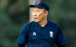 HLV Park Hang-seo nhận "món quà" đầy cảm xúc, làm được điều chưa từng có kể từ ngày sang Thái Lan