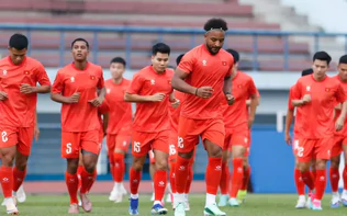 FIFA ASEAN Cup 2026: Ông Kim Sang-sik dùng 'bài' gì đấu Philippines?