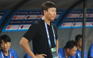 HLV Kim Sang-sik: "Tôi thấy xấu hổ khi thua Thái Lan thế này"
