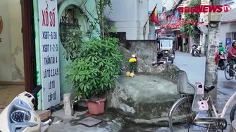 Bí ẩn 'phố nghĩa trang': Mộ cổ nằm sát cửa nhà, dân vẫn bình thản