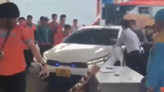 Video khoảnh khắc Trần Văn Quốc lao ôtô vào đám đông ở cây xăng Đà Lạt