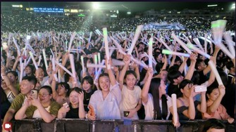 Choáng ngợp cảnh tượng hơn 50.000 người dự hòa nhạc 'Thanh âm kỷ nguyên mới'