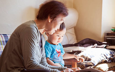 Vừa nghỉ hưu, con dâu chuyển cho tôi 15 triệu, nghe thông báo của con trai mà tôi "cười ra nước mắt"