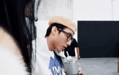Rầm rộ clip Sơn Tùng trực tiếp xem Hải Tú chụp ảnh