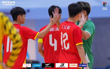 Tuyển Việt Nam hạ đối thủ 18-0, chiếm ngôi đầu bảng của Thái Lan, giành vé vào bán kết