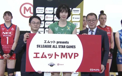 Chủ công Trần Thị Thanh Thúy nhận giải thưởng danh giá trong trận đấu "toàn sao" tại Nhật Bản