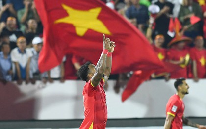 HLV Malaysia: "Tuyển Việt Nam đã mạnh lại còn có cầu thủ gốc Brazil quá hay"