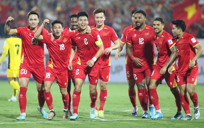 ĐT Việt Nam "bay cao", HLV Kim Sang-sik đâu chỉ có Son-Hên!