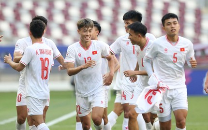 Tái hiện "cầu vồng" của Quang Hải, "tội đồ" của HLV Troussier xuất thần đưa U23 Việt Nam lên ngôi đầu