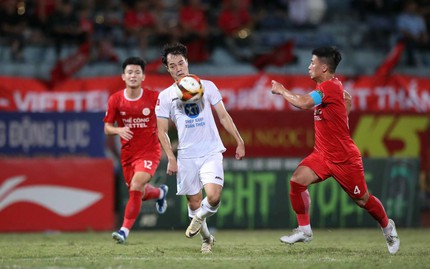 Ghi điểm với HLV Kim Sang-sik, Văn Toàn vẫn "ôm hận" bởi đội bóng kỳ lạ nhất V.League