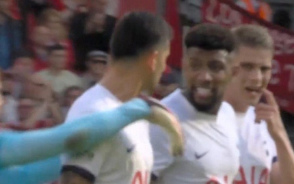 Cầu thủ Tottenham cãi nhau ngay trên sân, suýt ẩu đả khi thua Liverpool