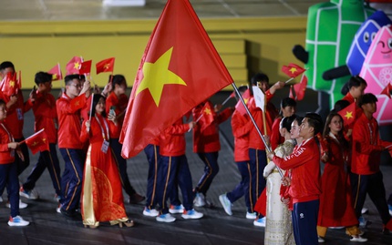 Ảnh: Toàn cảnh khai mạc SEA Games 33, lá cờ tổ quốc Việt Nam tự hào tung bay trên đấu trường khu vực