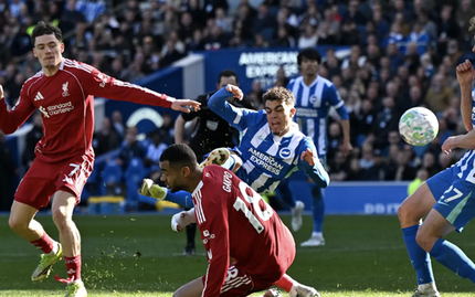 "Lão tướng" Welbeck lập công, Brighton quật ngã Liverpool