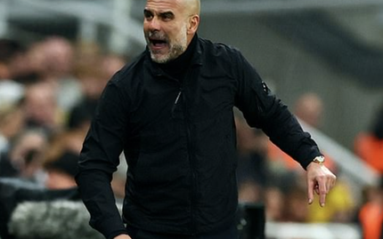 Pep Guardiola đối mặt án cấm chỉ đạo sau chiến thắng ngược dòng ở FA Cup