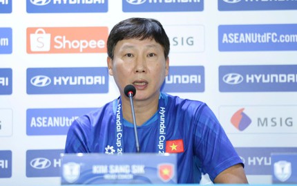 Họp báo trận Việt Nam vs Thái Lan: HLV Kim Sang-sik nói gì trước trận chung kết lượt về AFF Cup?