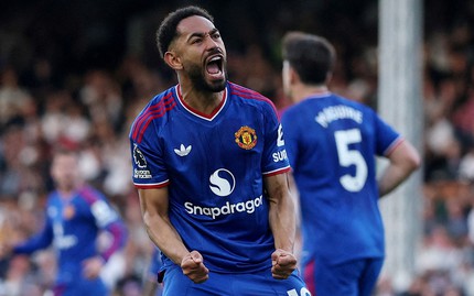 Fulham 1-1 Man Utd: Cunha gỡ hòa phút 89