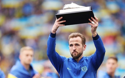 Harry Kane - từ kỷ lục gia đến kẻ tù đày của danh vị