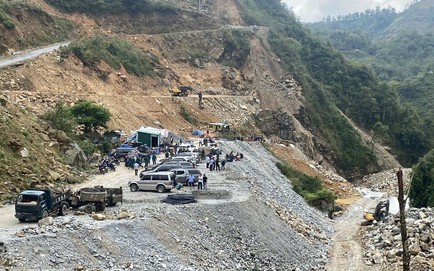 Hiện trường kinh hoàng vụ sạt lở ở Lai Châu làm ít nhất 5 người tử vong