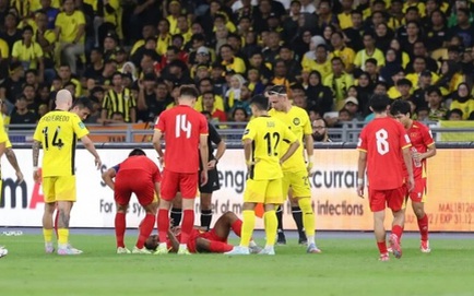 HLV Kim Sang-sik dùng bài lạ, ĐT Việt Nam "vỡ trận" đầy thất vọng, nguy cơ lỡ vé Asian Cup