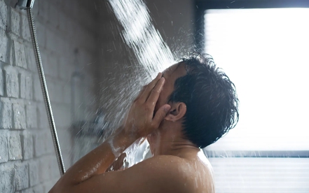 Thực hư chuyện tắm nước nóng có thể làm giảm chất lượng “tinh binh”