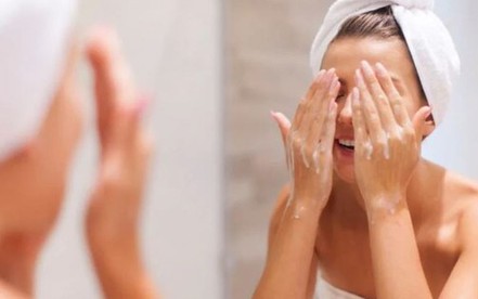 Sau 30 năm cuộc đời, giờ tôi mới biết rửa mặt đúng cách: Da tôi đẹp nhất từ trước đến giờ