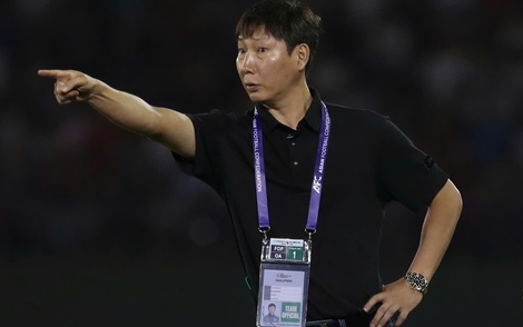 Thay vì Đình Bắc, HLV Kim Sang-sik nên gọi 3 "lão tướng" U40 dìu dắt U23 Việt Nam dự giải châu Á?