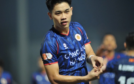 Đình Bắc ghi bàn 5 trận liên tiếp, đưa CLB CAHN tiến gần đến chức vô địch V.League