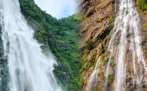 phong cảnh: Ngọn thác hoang sơ gắn với truyền thuyết tình yêu vang vọng núi  rừng Lai Châu