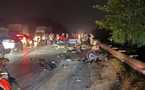 Tai nạn giao thông kinh hoàng trong đêm, 3 người tử vong, 2 người bị thương