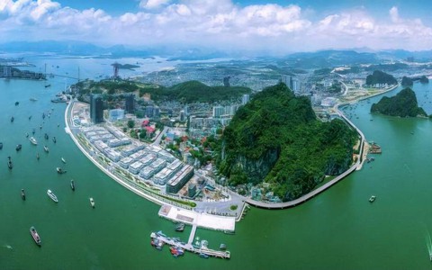 Tỉnh nhiều TP nhất Việt Nam giáp Trung Quốc, "có rừng vàng, biển bạc" không thuộc diện phải sáp nhập?