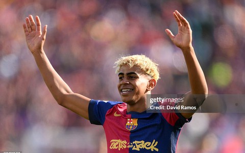 Ghi 3 bàn trong 14 phút, Barcelona nhấn chìm hi vọng của Real Madrid sau màn ngược dòng "kinh điển"