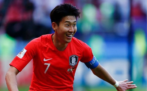 Son Heung-Min, Tottenham Hotspur, South Korean footballer, portrait, blue  stone background, HD wallpaper | Peakpx
