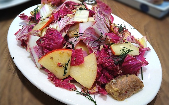 Phỏng vấn 300 người sống trăm tuổi để tìm ra 3 món ăn “trường thọ”, đứng đầu lại KHÔNG PHẢI CÁ!