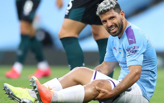 Ngôi sao Aguero lại mang tin cực buồn tới cho Man City