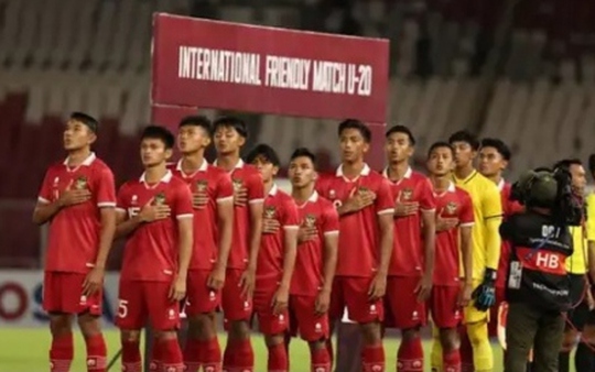 Bóng đá Indonesia đối mặt án phạt sau khi mất đăng cai U20 World Cup 2023