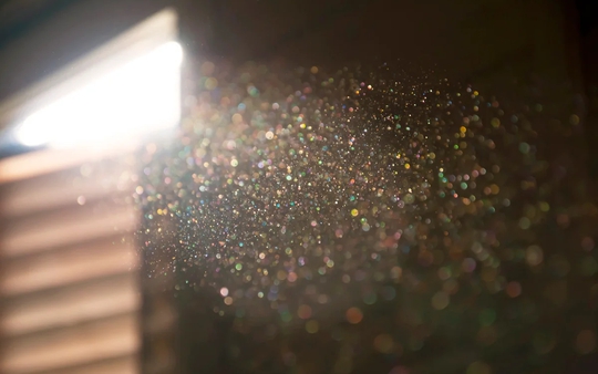 1 vật dụng quen thuộc trong nhà có thể thải ra hàng trăm hạt vi nhựa: 4 điều cần làm để giảm nguy cơ