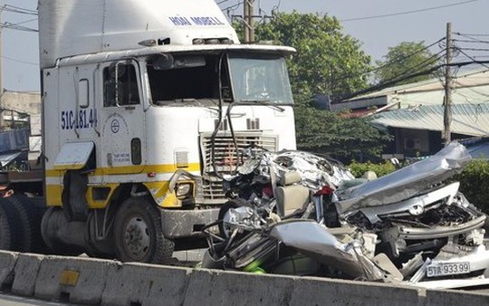 Tai nạn làm chết 5 người: Tài xế phủ nhận kết quả khám nghiệm