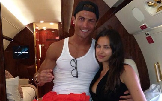 Irina mượn lời hát, bóng gió trách móc Ronaldo?