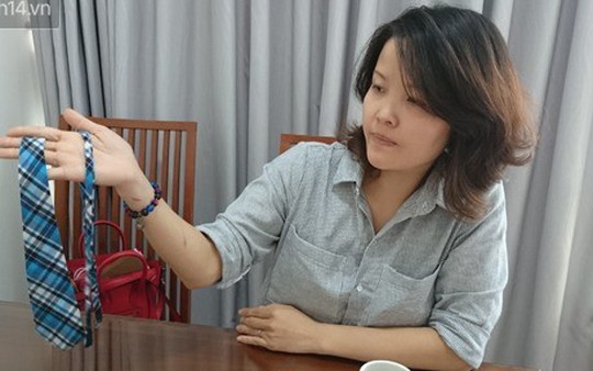 Người mẹ chê cà vạt khiến con bị đuổi học: "Tôi mất ngủ cả đêm"