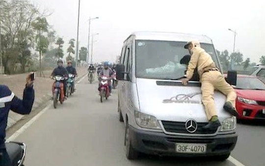 Khi nào CSGT bị coi là vi phạm luật?