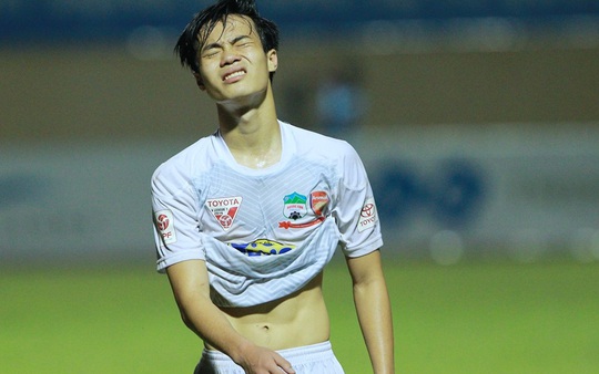 Chuyện chưa nói sau 13 trận tịt ngòi của Văn Toàn