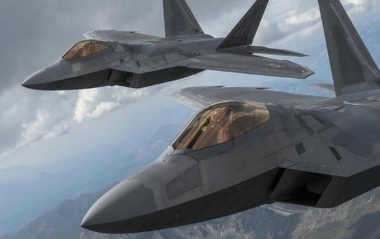 Báo Mỹ: Muốn thấy các tướng Nga toát mồ hôi ư? Hãy nói với họ rằng F-22 Raptor đang đến