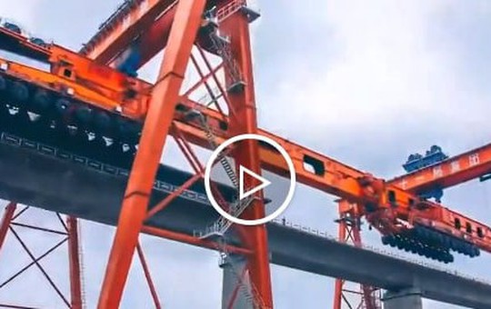 'Siêu cỗ máy' duy nhất trên thế giới giúp Trung Quốc xây các công trình khủng