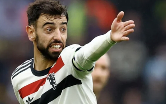 Bruno Fernandes kém duyên, Man Utd hòa Aston Villa