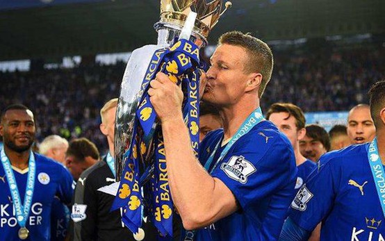 "Hàng hiếm": 10 cầu thủ từng vô địch Ngoại hạng Anh với 2 CLB