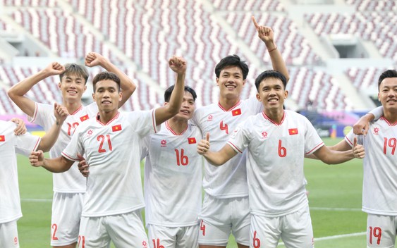 TRỰC TIẾP U23 Việt Nam 0-2 U23 Uzbekistan: Cách biệt được nhân đôi cho Uzbekistan