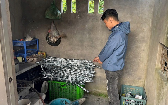 Khám xét khẩn cấp nơi ở của Nguyễn Thế Anh sinh năm 1989